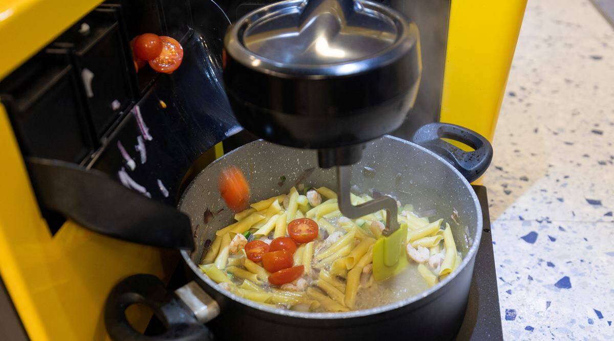 Croatian restaurant offers one pot menu cooked by robotic chef