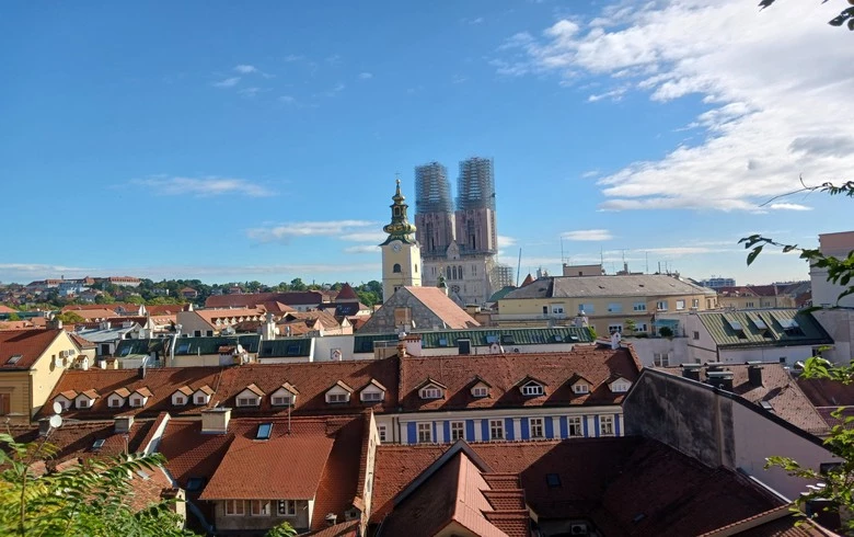 Croatia sells 1.8 bln euro worth of 3-month T-bills, above target