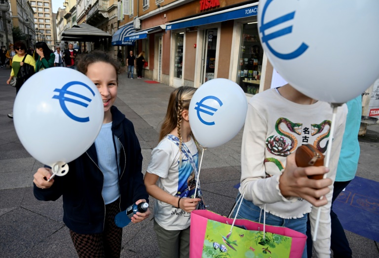 Croatia&rsquo;s Local Currency Can Only Be Used Until Jan. 15